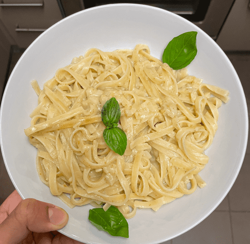 garlic alfredo spaghetti